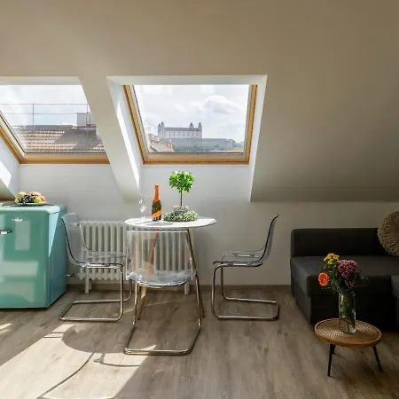 Queen Flat In Old Town With Castle View Bratislava Exterior photo