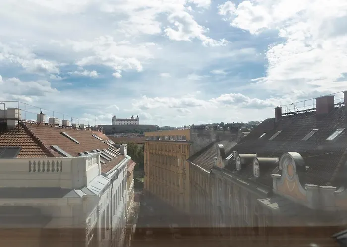 Queen Flat In Old Town With Castle View