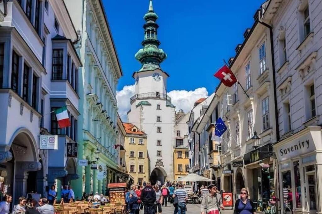 Queen Flat In Old Town With Castle View Bratislava