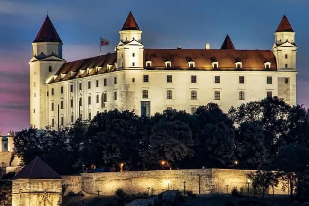 Queen Flat In Old Town With Castle View Apartment