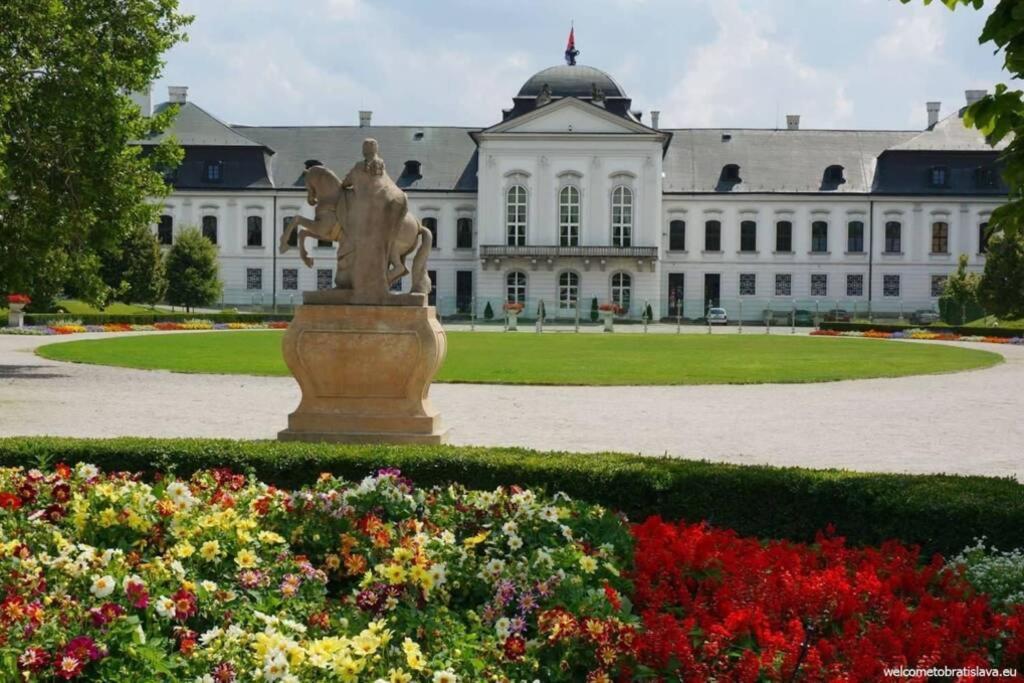 Queen Flat In Old Town With Castle View * Bratislava