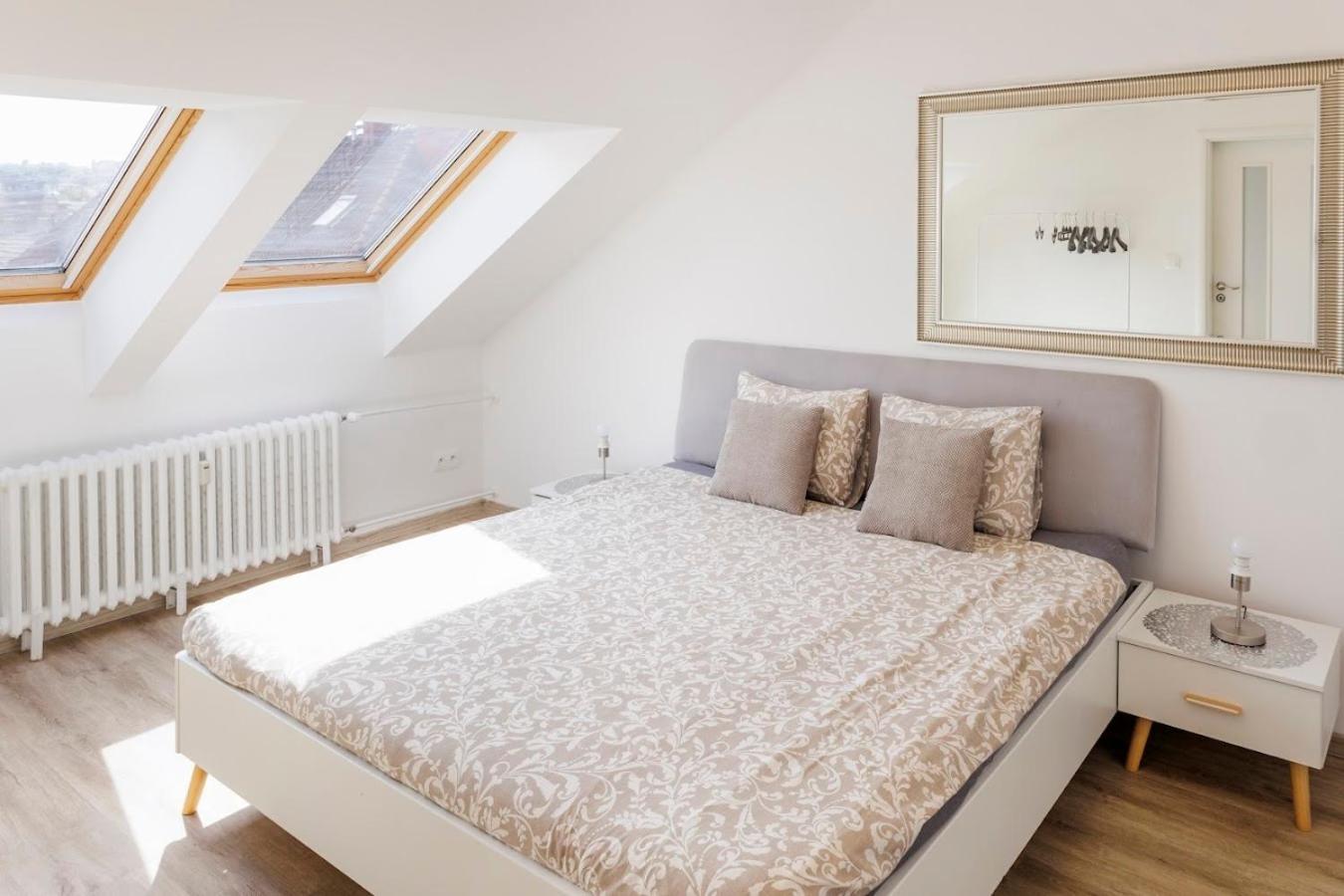 Queen Flat In Old Town With Castle View Apartmán