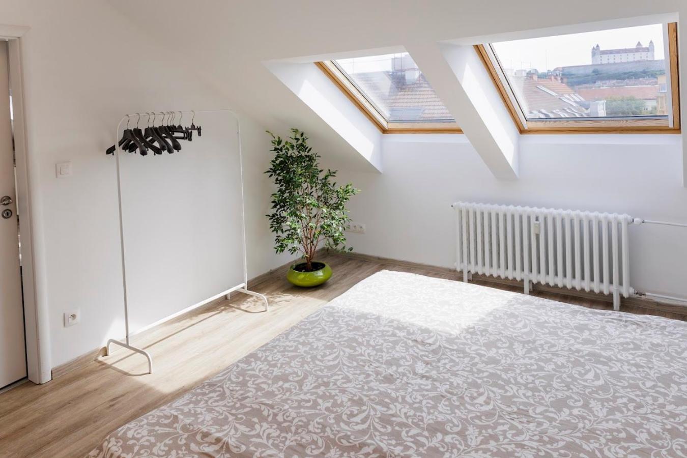Apartment Queen Flat In Old Town With Castle View Bratislava