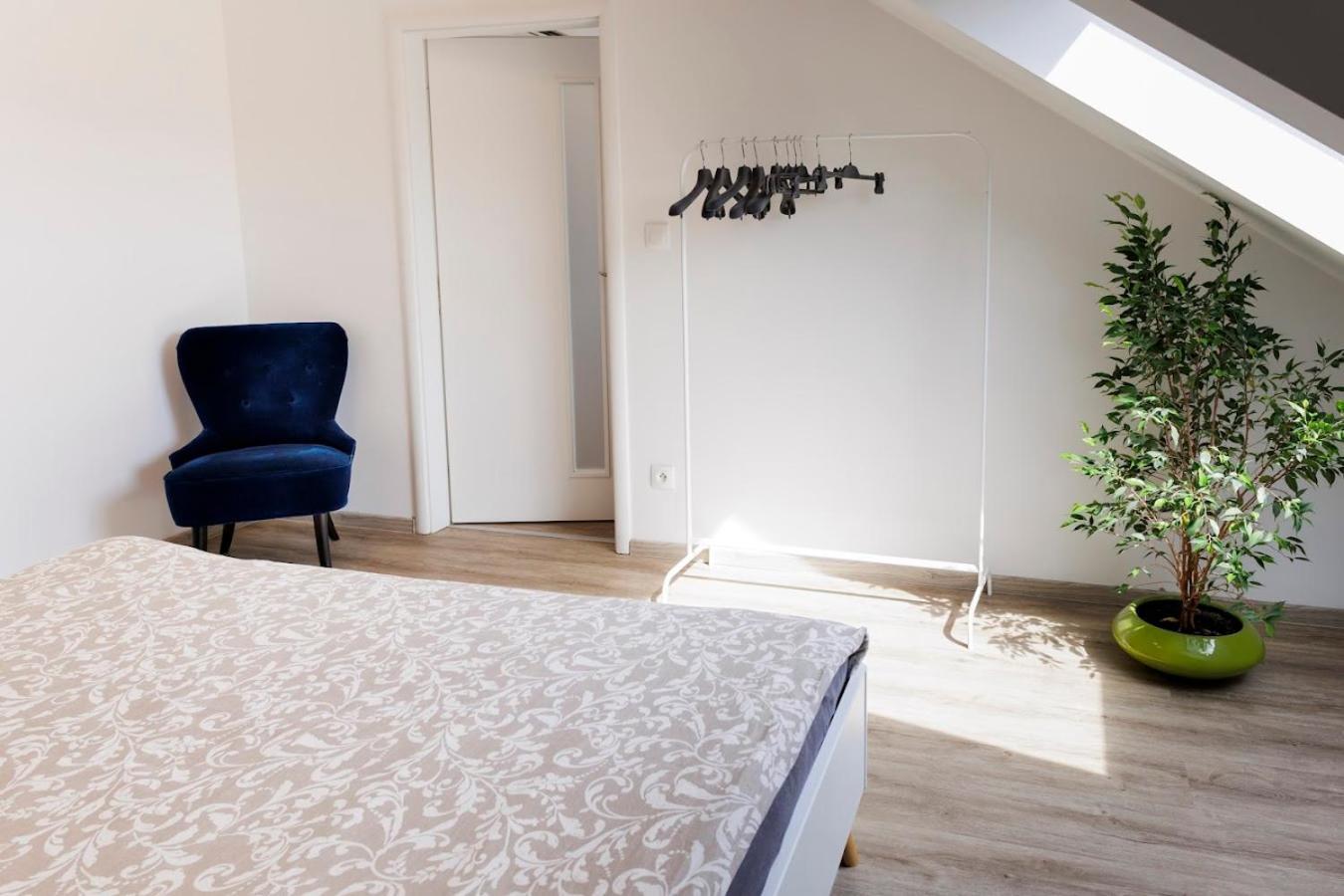 Apartment Queen Flat In Old Town With Castle View Bratislava