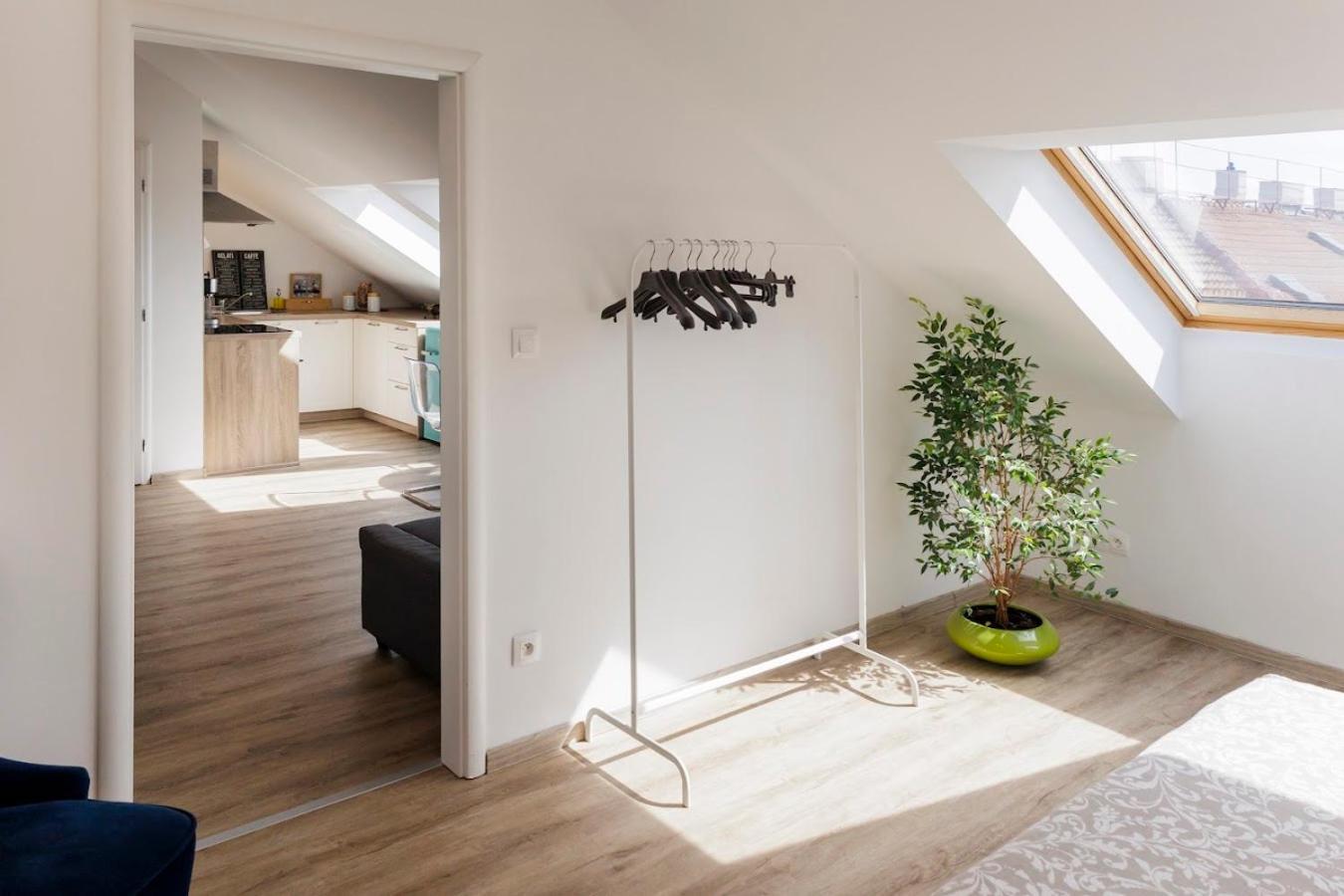 Queen Flat In Old Town With Castle View