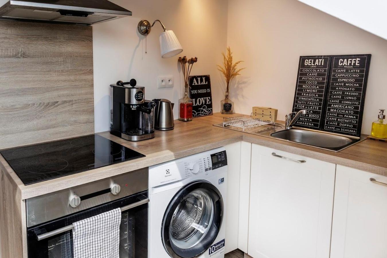 Queen Flat In Old Town With Castle View Apartment *