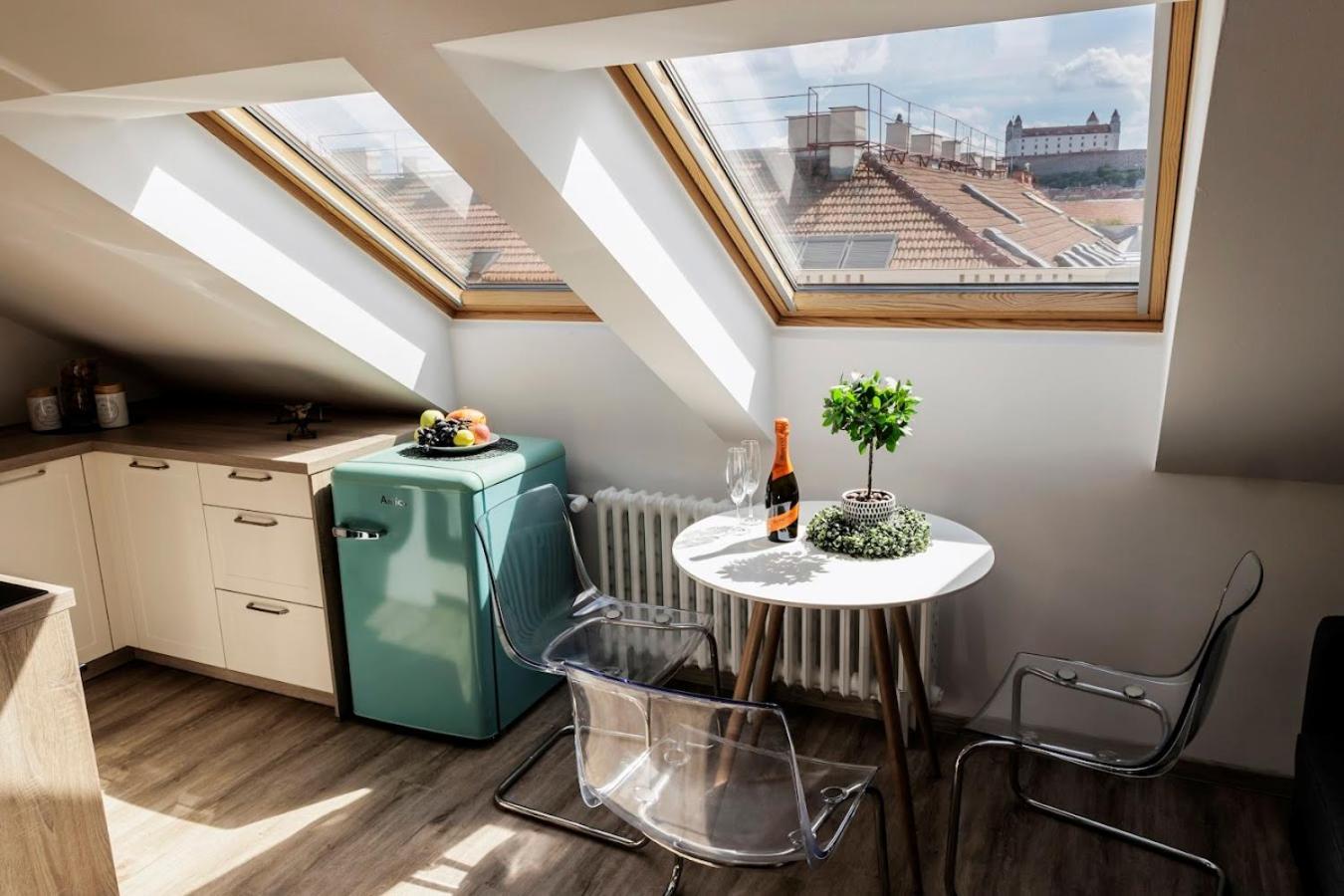 Queen Flat In Old Town With Castle View Apartment *