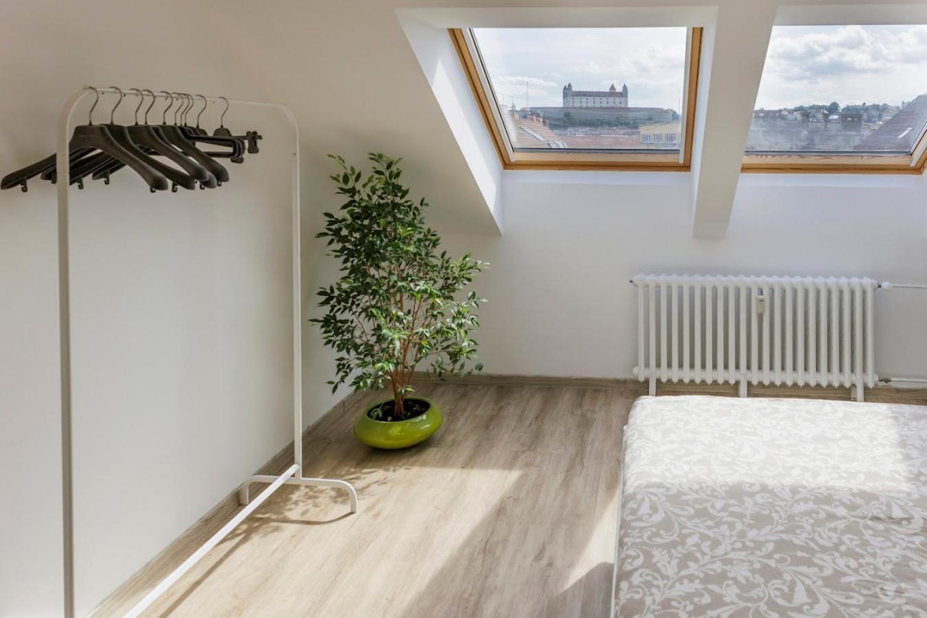 Queen Flat In Old Town With Castle View Apartment