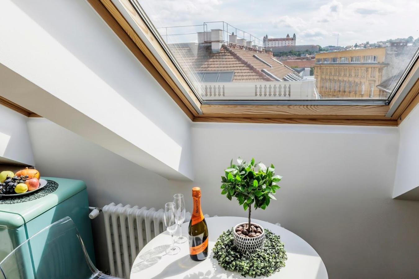Queen Flat In Old Town With Castle View Apartment Bratislava